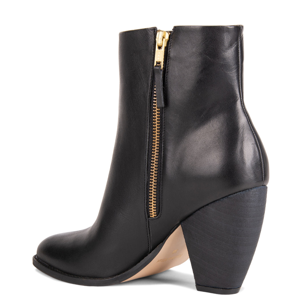 NEW! CALISTA NEGRO