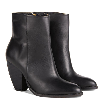 NEW! CALISTA NEGRO